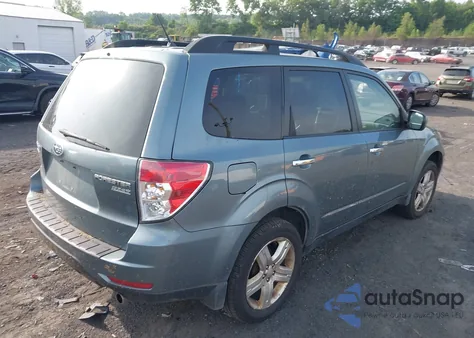 2010 Subaru Forester 2.5X Premium из США, поврежденный, VIN JF2SH6CC5AH773805